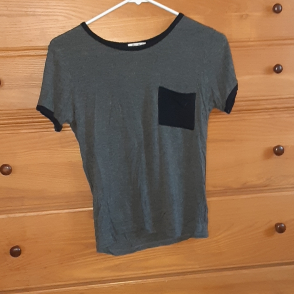 basic grey tee